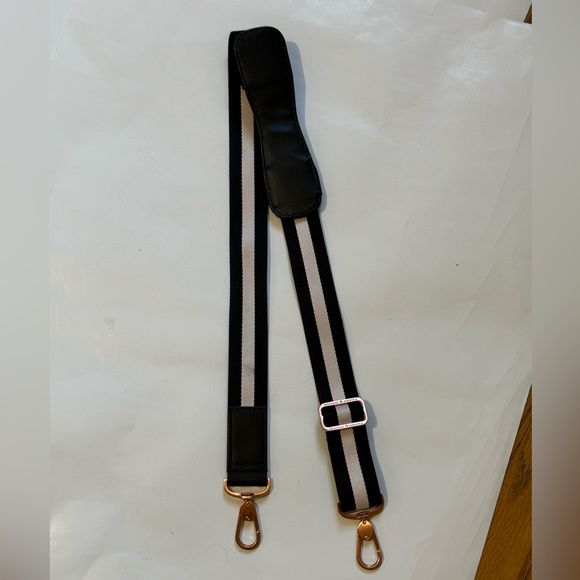 Lululemon Duffel Bag - Picture 11 of 15